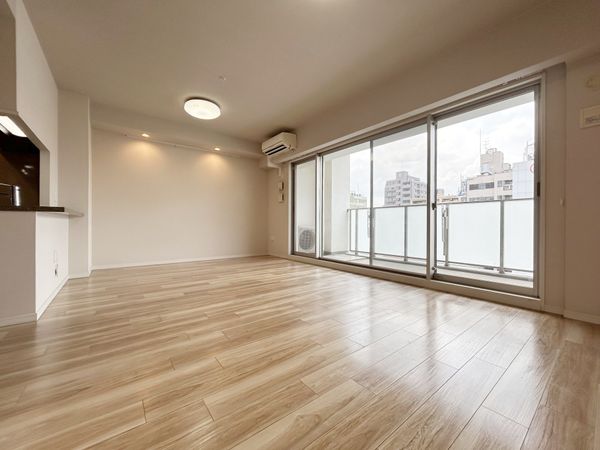 ジ・アーバネックス上町台龍造寺 LDK(約17.8帖) ジ・アーバネックス上町台龍造寺 LDK(約17.8帖)
