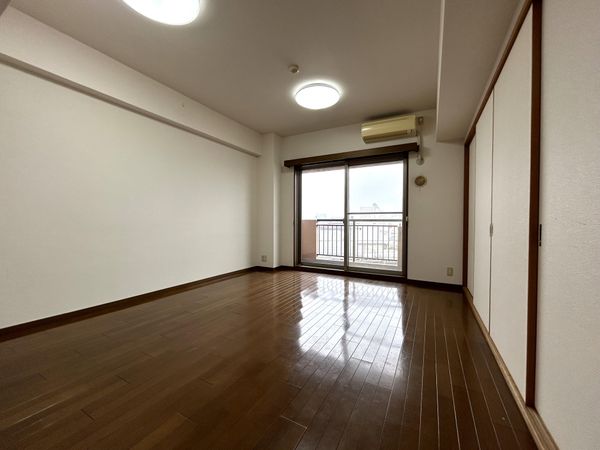 ファミール千葉公園 リビングダイニング(約11.1帖) ファミール千葉公園 リビングダイニング(約11.1帖)