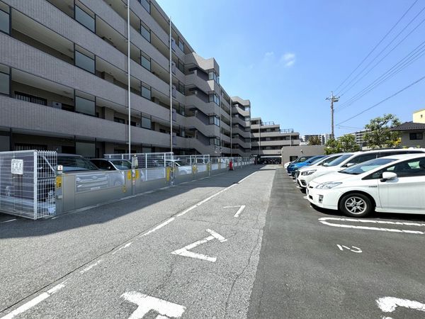 ファミール千葉弁天町 敷地内・機械式駐車場 ファミール千葉弁天町 敷地内・機械式駐車場
