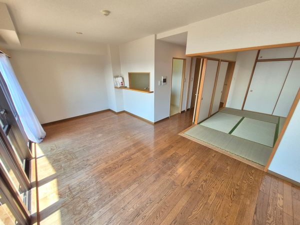 ライオンズマンション千葉グランドタワー リビングダイニングキッチン(約14.8帖) ライオンズマンション千葉グランドタワー リビングダイニングキッチン(約14.8帖)