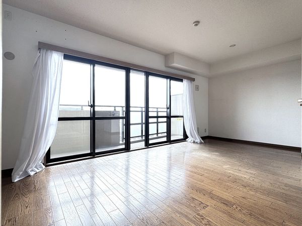 ライオンズマンション千葉グランドタワー リビングダイニングキッチン(約14.8帖) ライオンズマンション千葉グランドタワー リビングダイニングキッチン(約14.8帖)