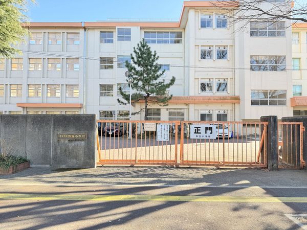 クレアホームズ千葉松波 千葉市立弥生小学校(約1300m) クレアホームズ千葉松波 千葉市立弥生小学校(約1300m)