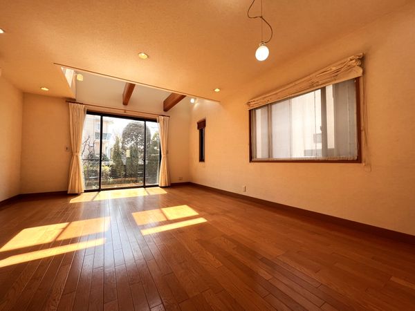 大場町戸建 リビングダイニング 約15.5帖 大場町戸建 リビングダイニング 約15.5帖