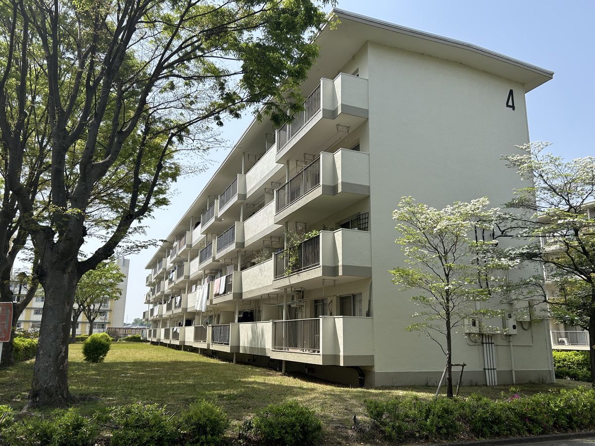 田園青葉台住宅4号棟 建物外観 田園青葉台住宅4号棟 建物外観