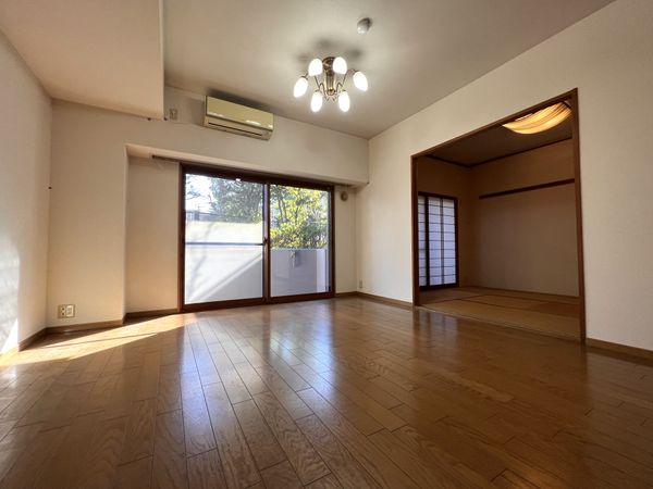 ヴィルヌーブ鷺沼弐番館 リビングダイニングキッチン 約13.5帖 ヴィルヌーブ鷺沼弐番館 リビングダイニングキッチン 約13.5帖