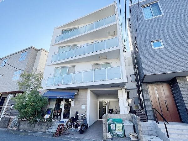 ブリーゼ由比ガ浜 建物外観 ブリーゼ由比ガ浜 建物外観