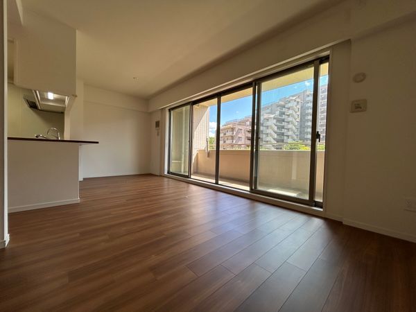 グランドメゾン千里中央東丘Ⅱ番館 LDK(15.8帖) グランドメゾン千里中央東丘Ⅱ番館 LDK(15.8帖)