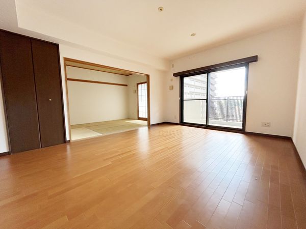 フォルム千里中央 LDK(約15.7帖) フォルム千里中央 LDK(約15.7帖)