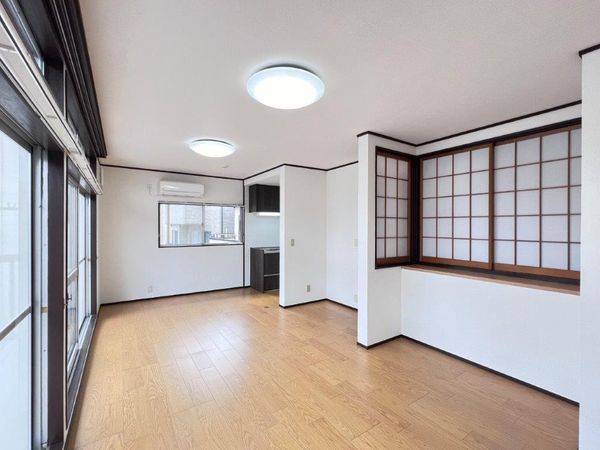 奥沢7丁目K邸 LDK(約16.7帖)南西向きにつき明るいお部屋です。 奥沢7丁目K邸 LDK(約16.7帖)南西向きにつき明るいお部屋です。