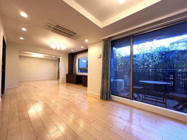 パーク・コート学芸大学 リビングダイニング ※ハウスクリーニング前の写真です。 パーク・コート学芸大学 リビングダイニング ※ハウスクリーニング前の写真です。