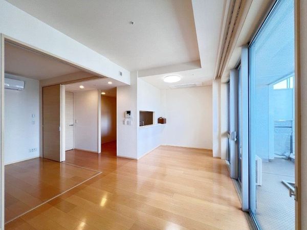 二子玉川ライズタワー&レジデンス タワーウエスト LDK(約14.1帖)床暖房付です。 二子玉川ライズタワー&レジデンス タワーウエスト LDK(約14.1帖)床暖房付です。