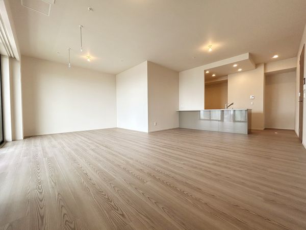 NAGOYA the TOWER リビング/居室 NAGOYA the TOWER リビング/居室
