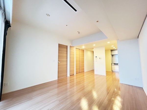 Brillia 有明 Sky Tower 13.1帖リビング Brillia 有明 Sky Tower 13.1帖リビング