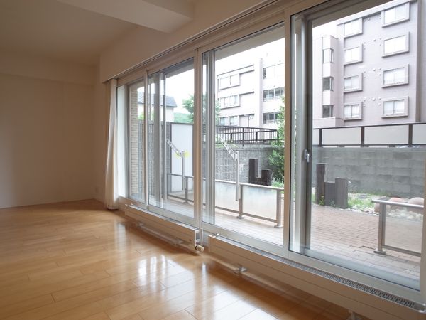 パークホームズ真駒内泉町 リビングからの眺望 パークホームズ真駒内泉町 リビングからの眺望