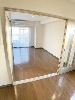 ウェーヴ長町一丁目 洋室・ダイニングキッチン ウェーヴ長町一丁目 洋室・ダイニングキッチン