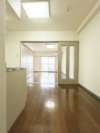 ウェーヴ長町一丁目 ダイニングキッチン(約4.5帖)・洋室(約9.0帖) ウェーヴ長町一丁目 ダイニングキッチン(約4.5帖)・洋室(約9.0帖)