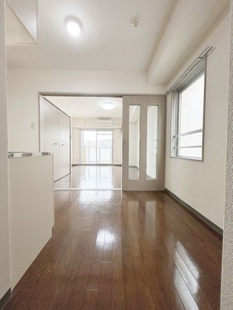 ウェーヴ長町一丁目 洋室・ダイニングキッチン ウェーヴ長町一丁目 洋室・ダイニングキッチン