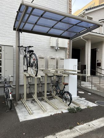 グランドソレイユ小松島 サイクルポート(駐輪場) グランドソレイユ小松島 サイクルポート(駐輪場)