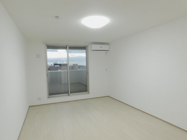 Azul国見Ⅱ 洋室(約10.7帖)南側バルコニー付き Azul国見Ⅱ 洋室(約10.7帖)南側バルコニー付き