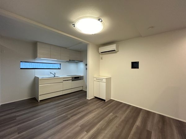 西片2丁目住宅 約8.7帖のリビングダイニングキッチン 西片2丁目住宅 約8.7帖のリビングダイニングキッチン