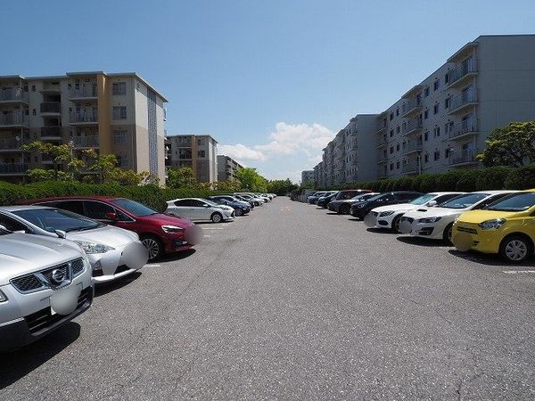 第二検見川ハウス1号棟 駐車場 第二検見川ハウス1号棟 駐車場