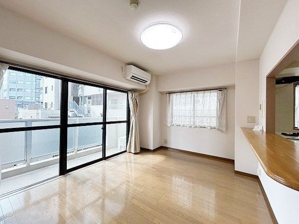 マイキャッスルリバーフロントタワー銀座東 南向きのリビングダイニング マイキャッスルリバーフロントタワー銀座東 南向きのリビングダイニング