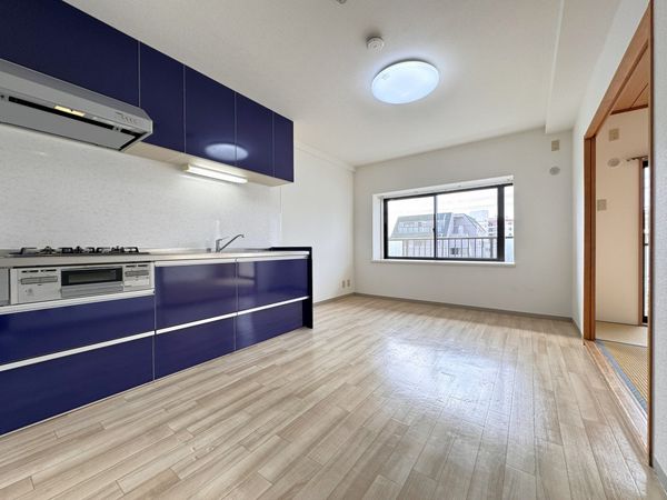 クリスタルパレス新田 ダイニングキッチン(約8.6帖) クリスタルパレス新田 ダイニングキッチン(約8.6帖)