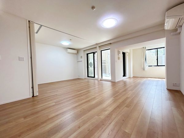 パークホームズ戸塚ステーションプレミア 広々としたリビングダイニング(ウォールドア開放時) パークホームズ戸塚ステーションプレミア 広々としたリビングダイニング(ウォールドア開放時)