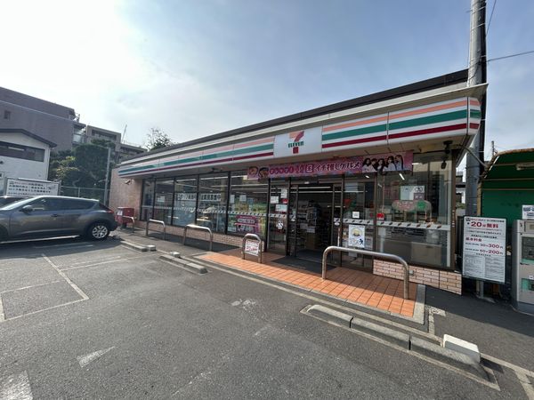 ザ・戸塚マークレジデンス セブンイレブン戸塚小学校南口店(約75m) ザ・戸塚マークレジデンス セブンイレブン戸塚小学校南口店(約75m)