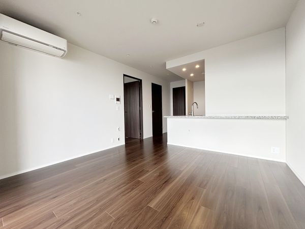 ザ・タワー横浜北仲 約10.1帖のLD エアコン・床暖房付いてます ザ・タワー横浜北仲 約10.1帖のLD エアコン・床暖房付いてます