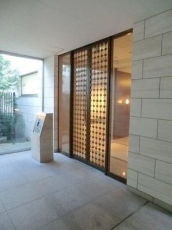 ナビューレ横浜タワーレジデンス 3階エントランス ナビューレ横浜タワーレジデンス 3階エントランス