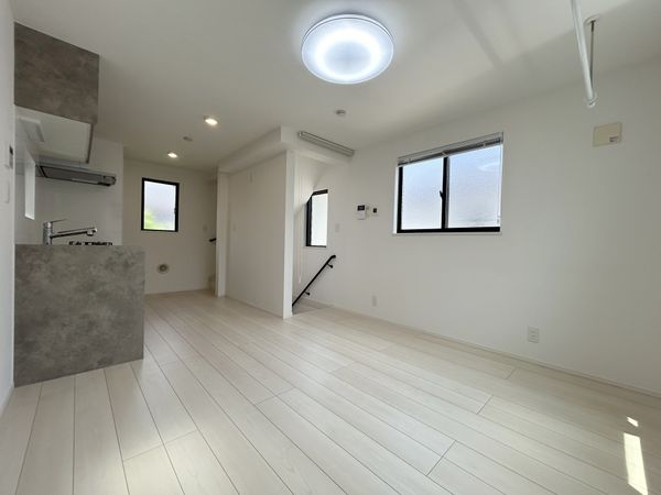 新宿区大久保2丁目戸建 LDK(約10.0帖) 新宿区大久保2丁目戸建 LDK(約10.0帖)