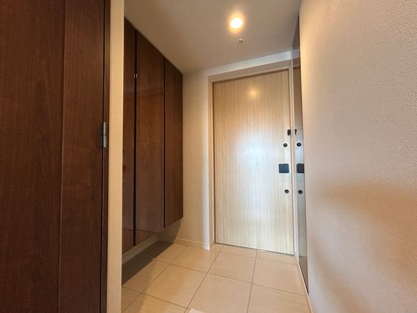 THE COURT 神宮外苑 玄関 THE COURT 神宮外苑 玄関