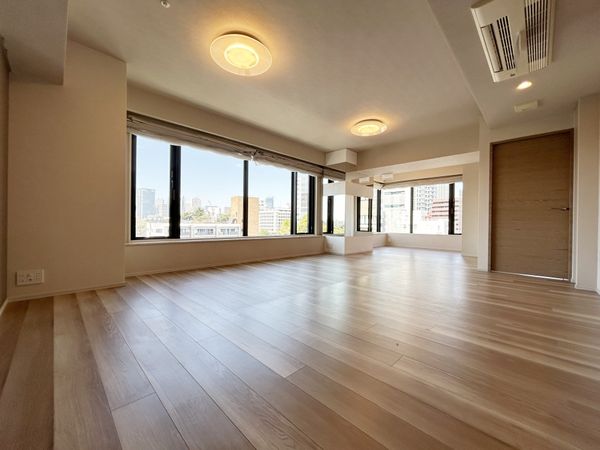 ジオ御苑内藤町 LDK(約27.8帖) ジオ御苑内藤町 LDK(約27.8帖)