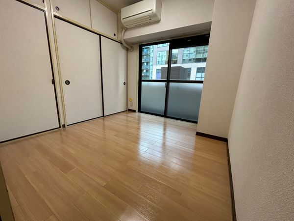 ライオンズマンション西新宿第7 洋室(UB側) ライオンズマンション西新宿第7 洋室(UB側)