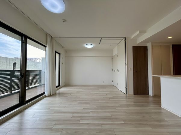 プレミスト志村三丁目 LD約11.0帖(奥:洋室約5.0帖) プレミスト志村三丁目 LD約11.0帖(奥:洋室約5.0帖)