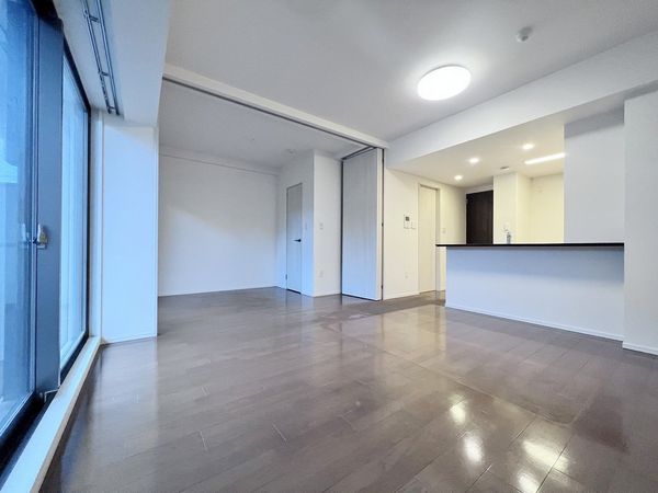 シャリエ練馬高野台ハウス 約10.2帖のLD(床暖房あり)※照明器具は性能保証除外です シャリエ練馬高野台ハウス 約10.2帖のLD(床暖房あり)※照明器具は性能保証除外です