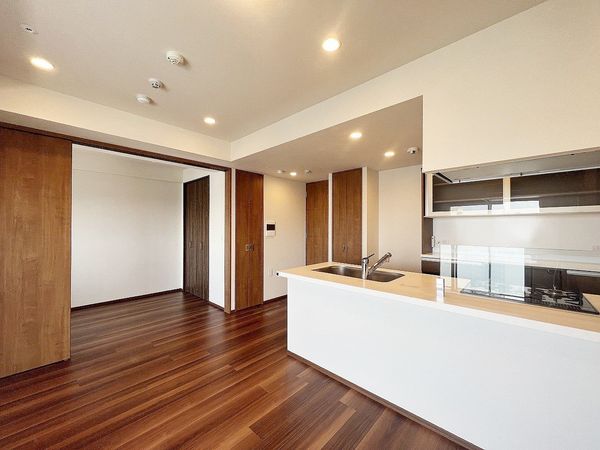 メインステージ十条Ⅱ 約14.2帖のリビングダイニングキッチン(床暖房完備) メインステージ十条Ⅱ 約14.2帖のリビングダイニングキッチン(床暖房完備)