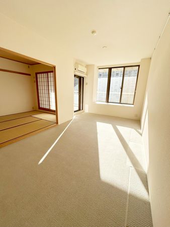 パークシティ新川崎E棟 約10.6帖 リビングダイニング / ※エアコン撤去予定 パークシティ新川崎E棟 約10.6帖 リビングダイニング / ※エアコン撤去予定