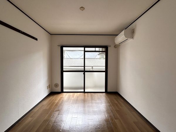 北岡ビル 洋室(約6帖) 北岡ビル 洋室(約6帖)