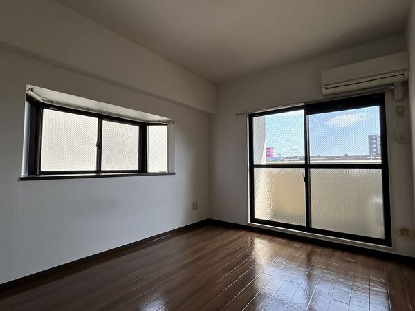 プライム出島 洋室(約6.5帖) プライム出島 洋室(約6.5帖)
