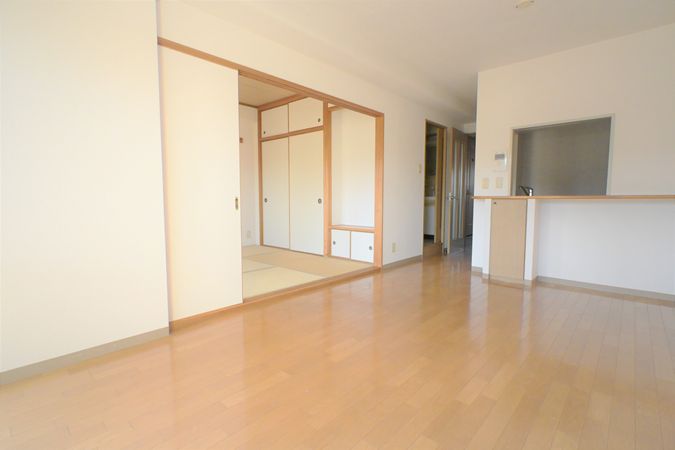 スカイハイツ中須 リビング/居室 スカイハイツ中須 リビング/居室