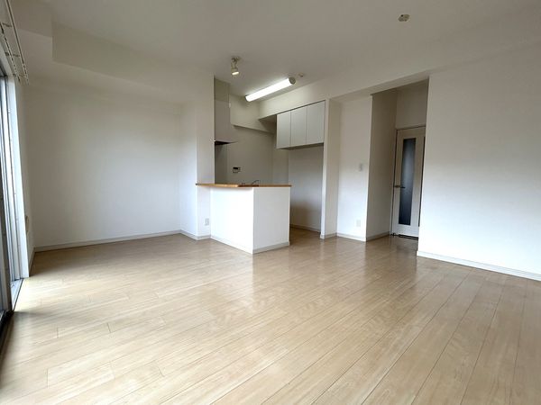 LivrestⅡ〔リブレストツー〕 リビング・ダイニング(約13.8帖) LivrestⅡ〔リブレストツー〕 リビング・ダイニング(約13.8帖)