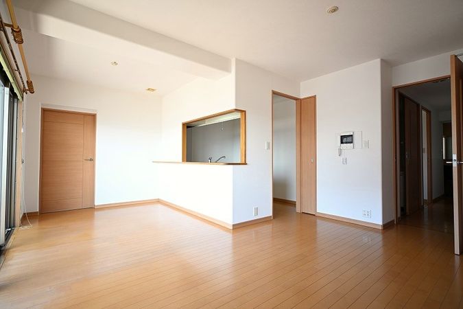 サーパス宇品西公園 LDK(約15.2帖) サーパス宇品西公園 LDK(約15.2帖)