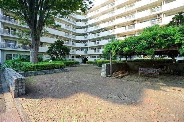 南青ハイツ 敷地内中庭 南青ハイツ 敷地内中庭