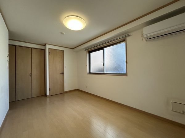 Loko Kamata 室内クリーニング前 洋室 約6.7帖 Loko Kamata 室内クリーニング前 洋室 約6.7帖