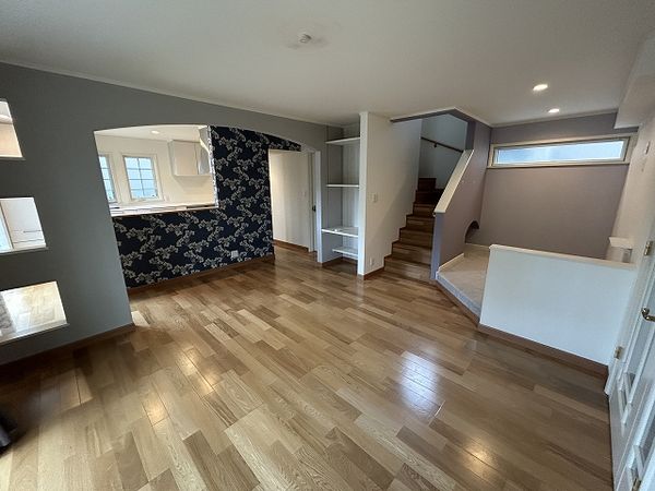 宝塚市野上2丁目戸建 リビング/居室 宝塚市野上2丁目戸建 リビング/居室