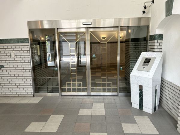 ルイシャトレ三条御幸町 エントランス ルイシャトレ三条御幸町 エントランス