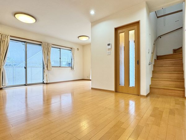 谷津一丁目戸建 リビングダイニング 照明器具・カーテンは性能保証除外 谷津一丁目戸建 リビングダイニング 照明器具・カーテンは性能保証除外