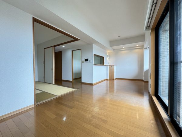 シエルグランデふなばし海神 LD約11.8帖(床暖房付)・和室約6.0帖・対面キッチン シエルグランデふなばし海神 LD約11.8帖(床暖房付)・和室約6.0帖・対面キッチン